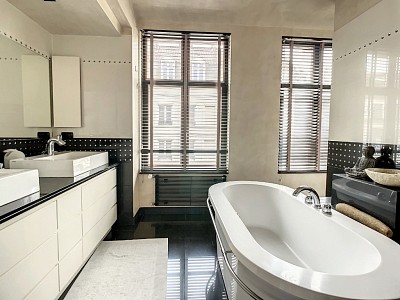 MAISON A VENDRE - LILLE - 480 m2 - 2080000 €