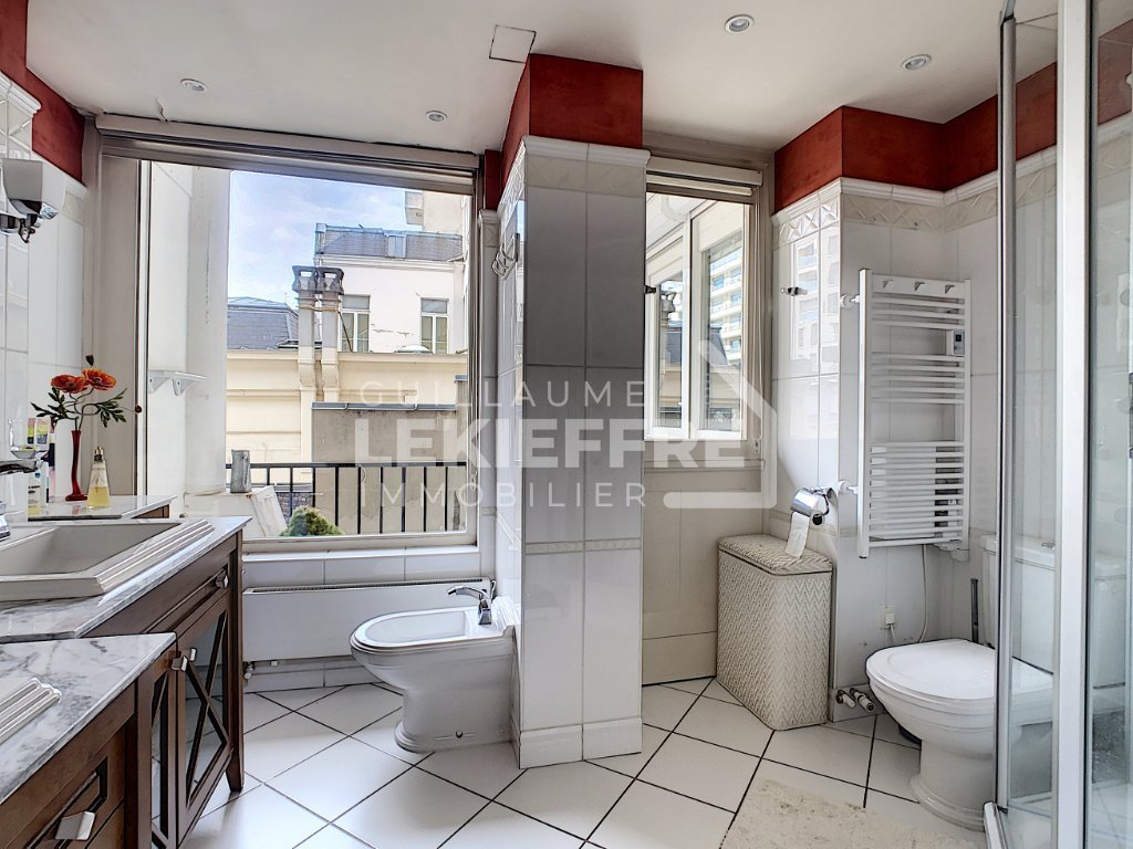 APPARTEMENT T5 A VENDRE - LILLE - 170.9 m2 - 650 000 €